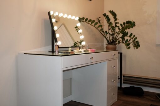 Vanity table